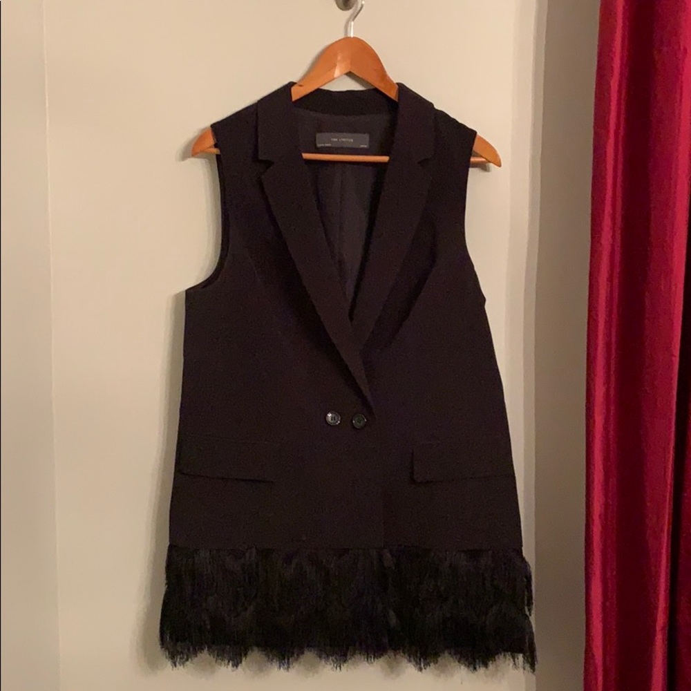 Black vest w/faux fur trim